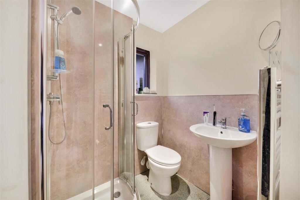 15 Bedroom Four En-suite