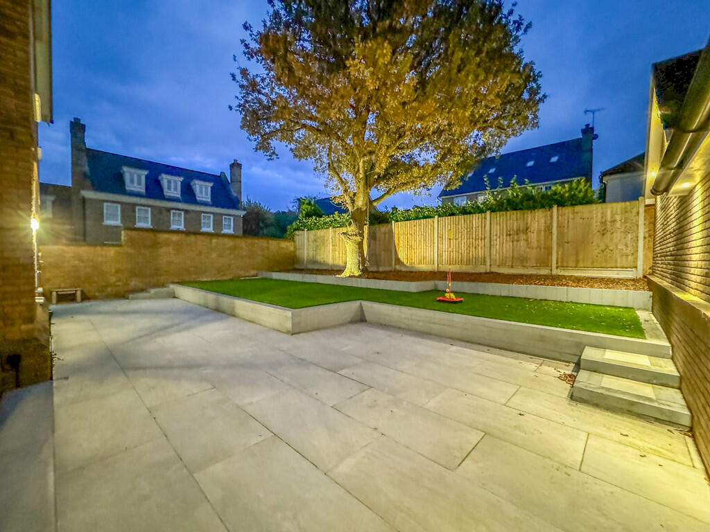 garden night