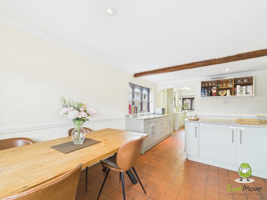 CAM03778G0-PR0178-STILL026