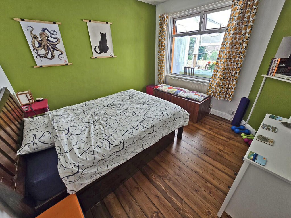 Bedroom 1 (1)