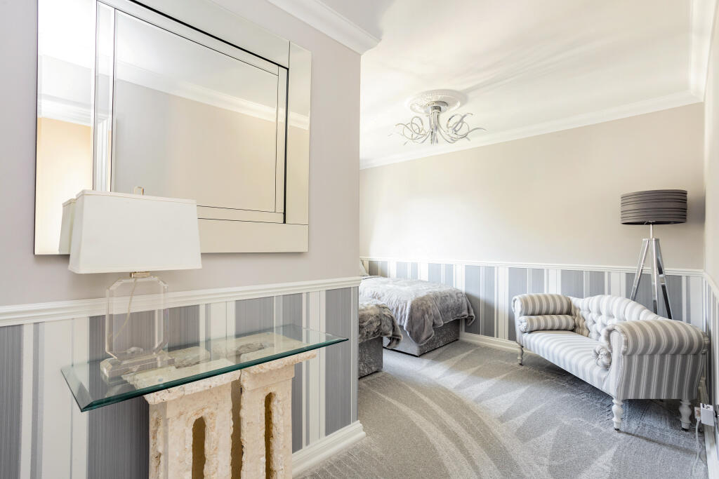 4nicholascourt26829617