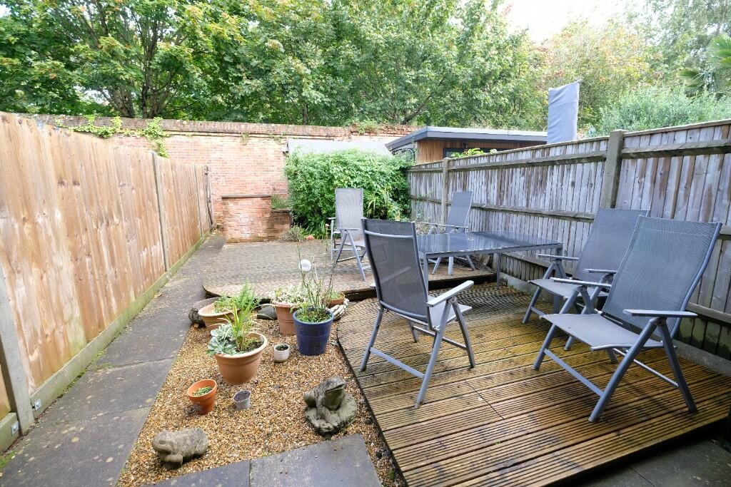 GARDEN 