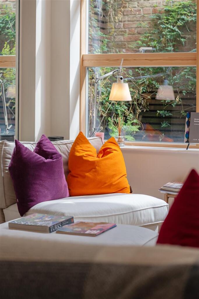 Francis Bentley Mews Hi-48.jpg