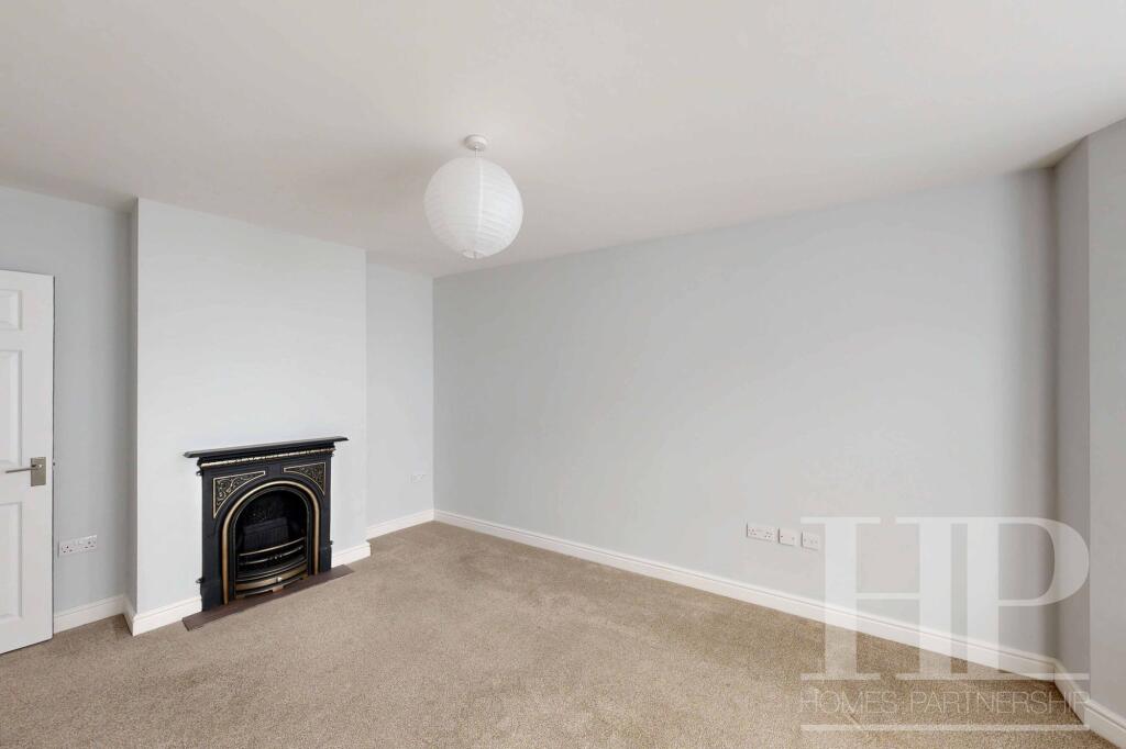 LOUNGE / DINING ROOM