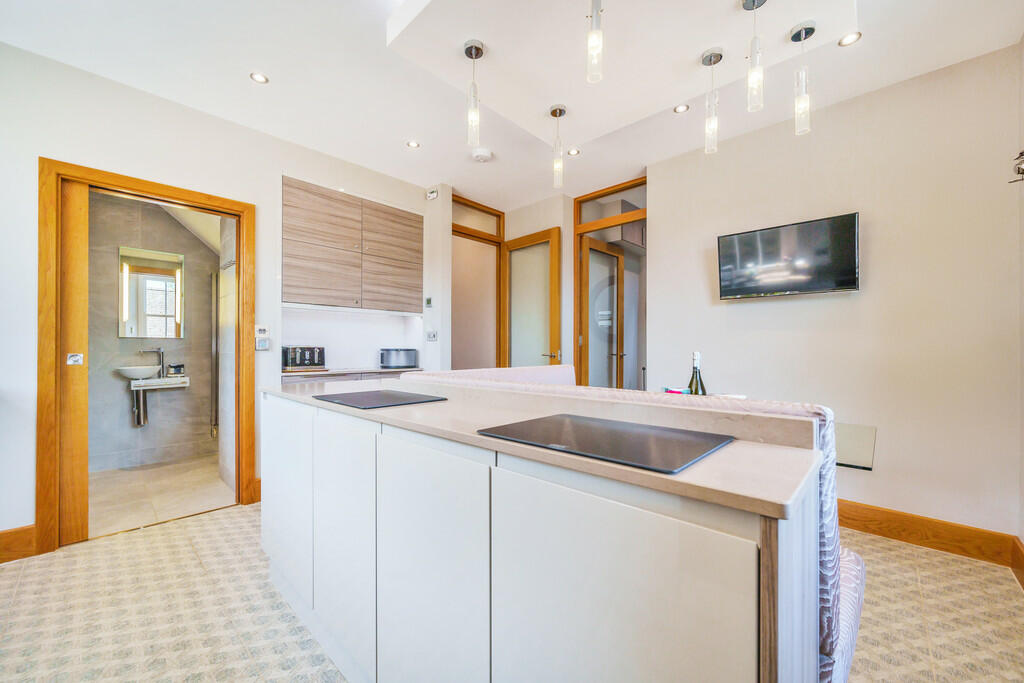 Kitchen/ Dining R...