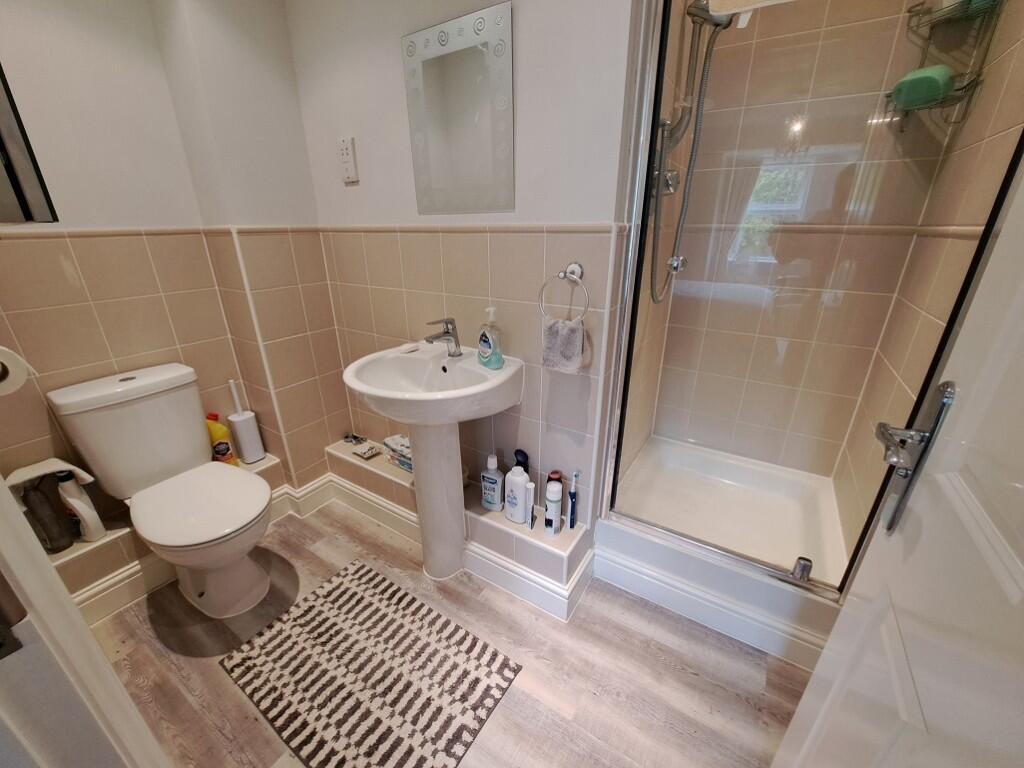 EN SUITE SHOWER/WC