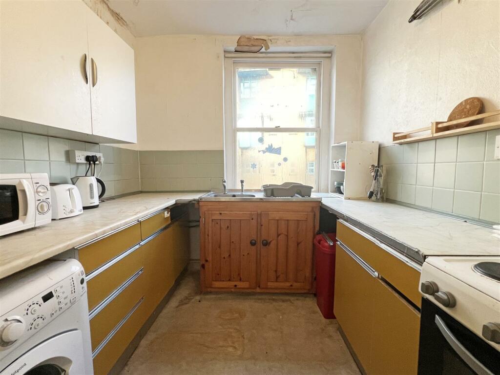 3 - HMO Maisonette for Auction, Bristol.JPG