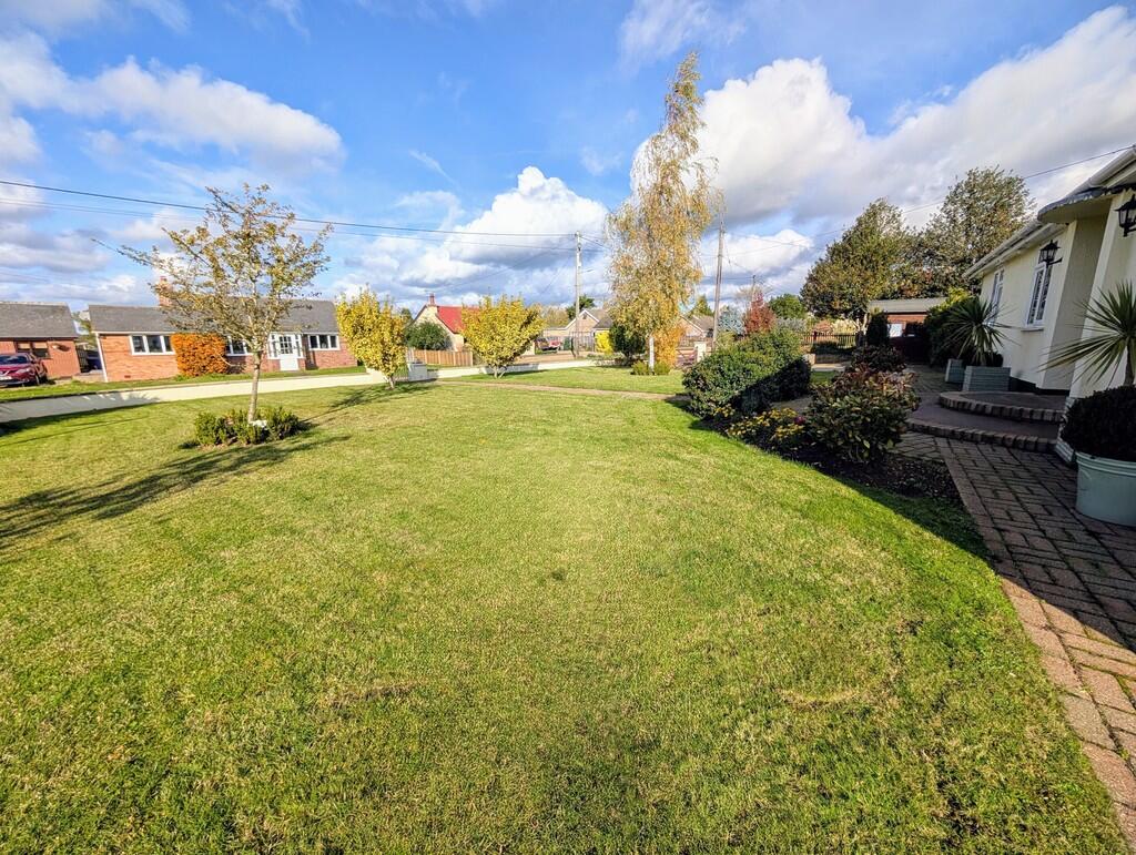 PXL_20251027_1137...