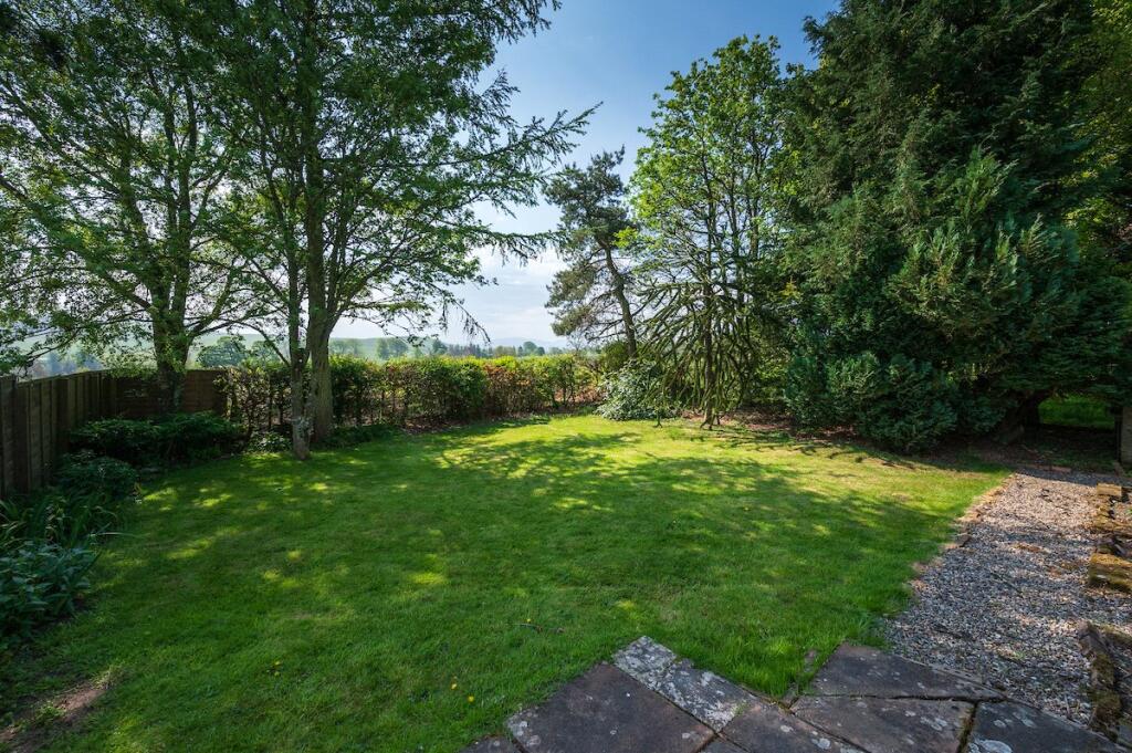Lodge Garden