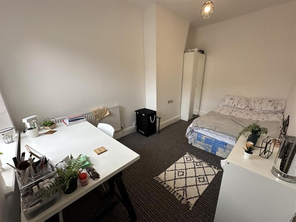 11ds.room2.JPG