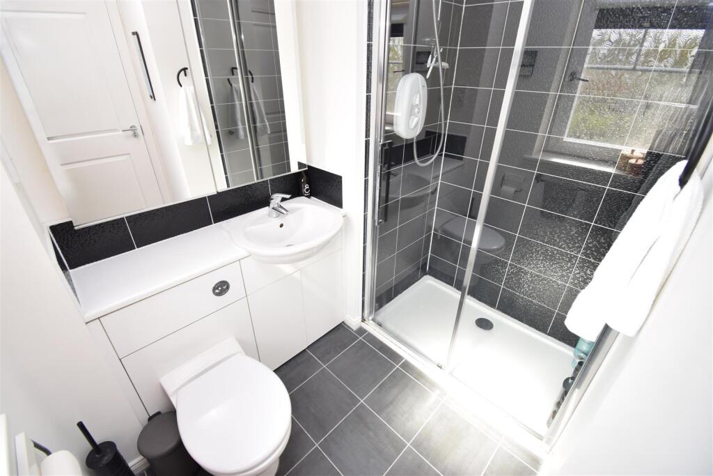 EN-SUITE SHOWER ROOM EDIT.jpg