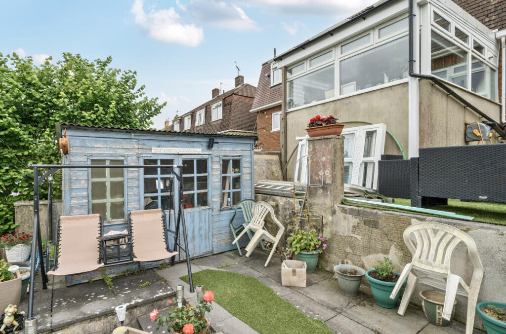 1317645-15-685c1e...