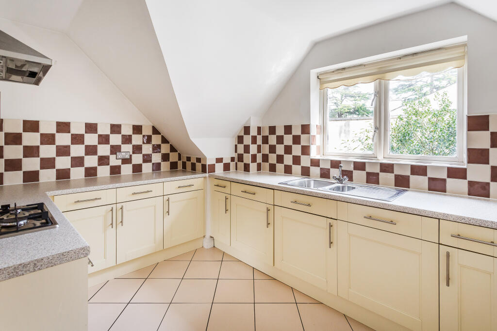 Kitchen 1.jpg