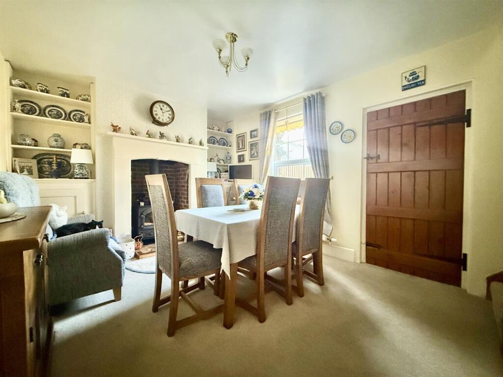 DiningRoom.jpg