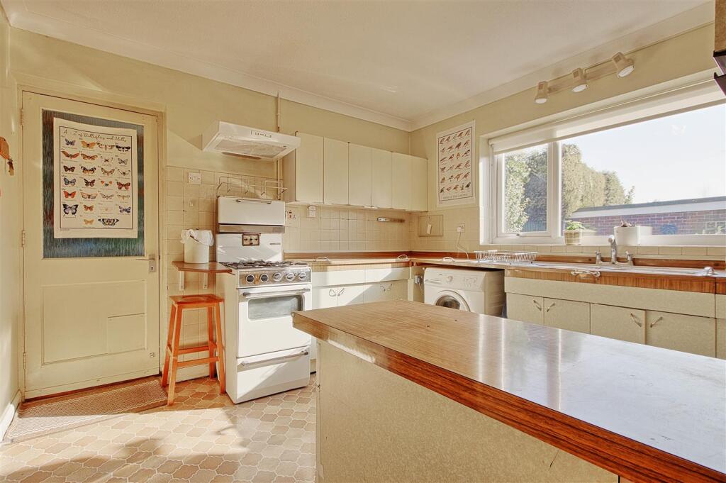 Kitchen 3.jpg