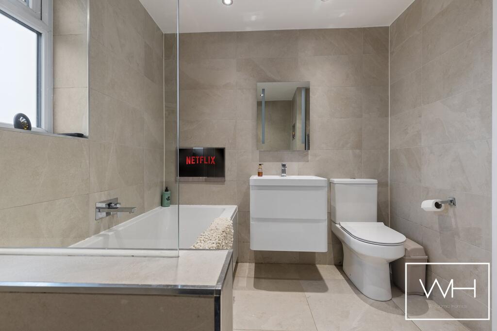 17 St Giles Gate, Cu