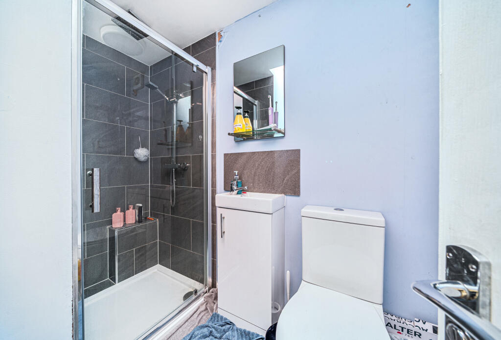 1384234-18-692095...