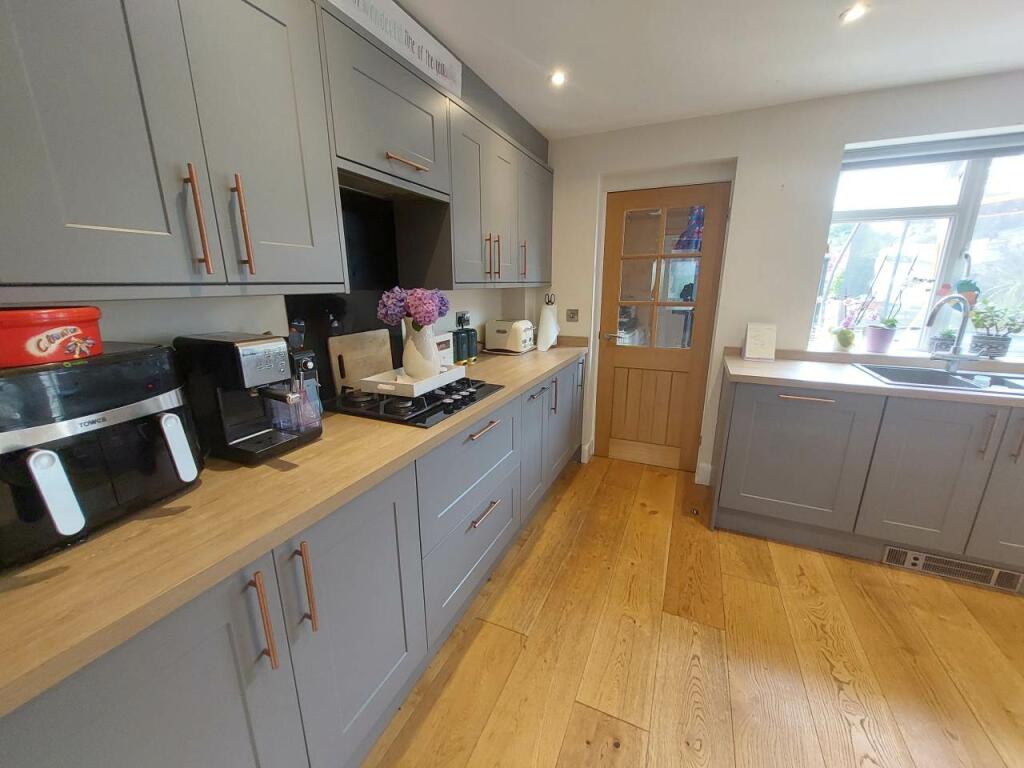 Kitchen (2)