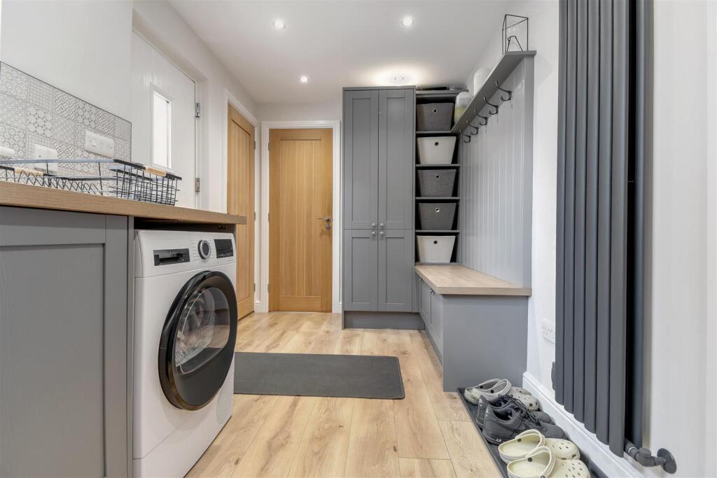 Utility/boot room