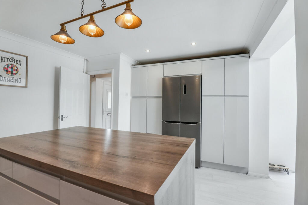 Kitchen / Breakfast Room