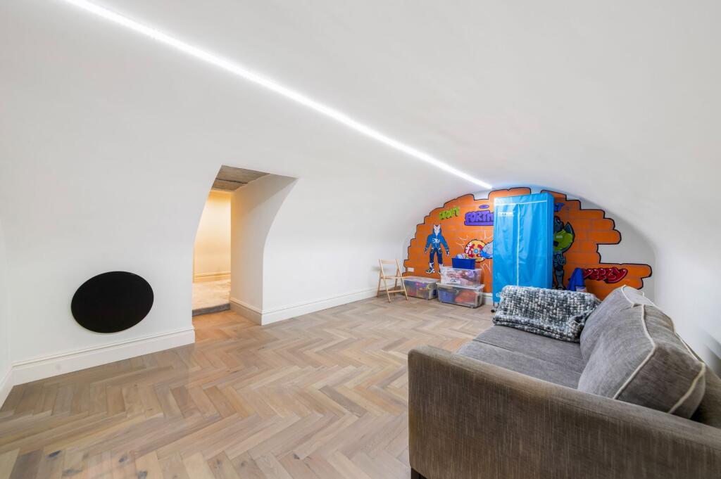 PLAYROOM