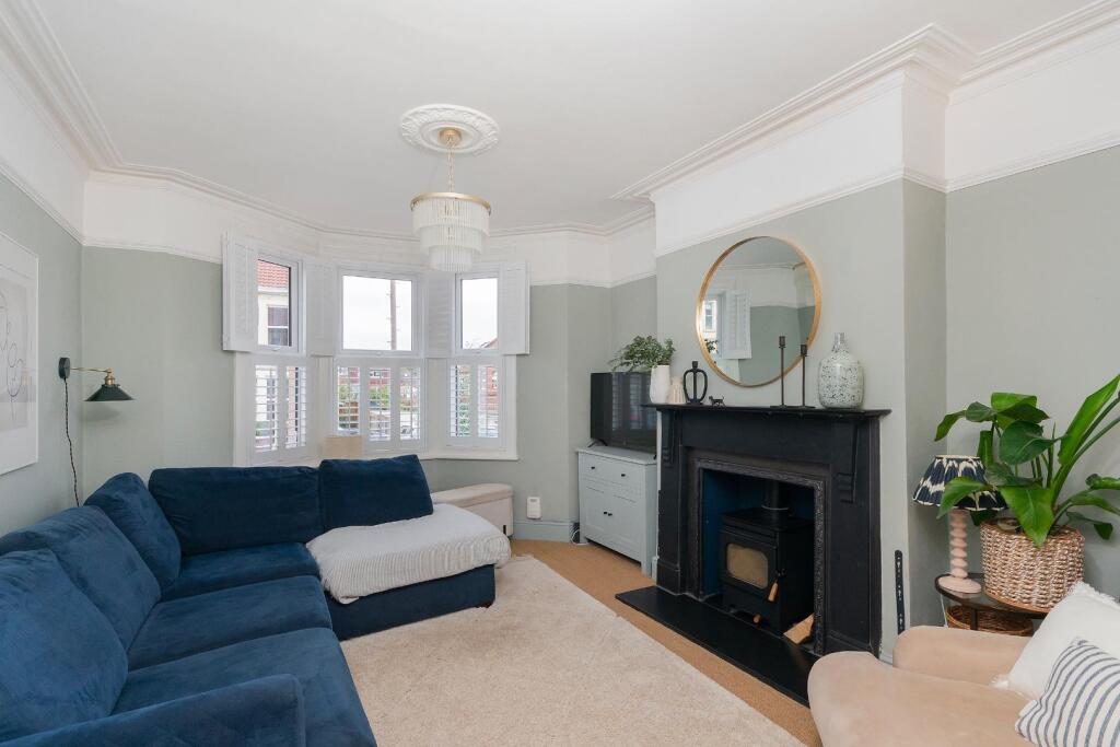 0C2RBN - Living Room C.jpg