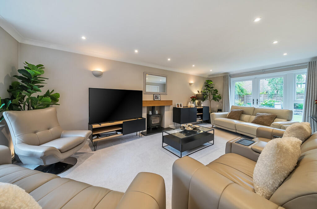 1303505-17-683ee6...