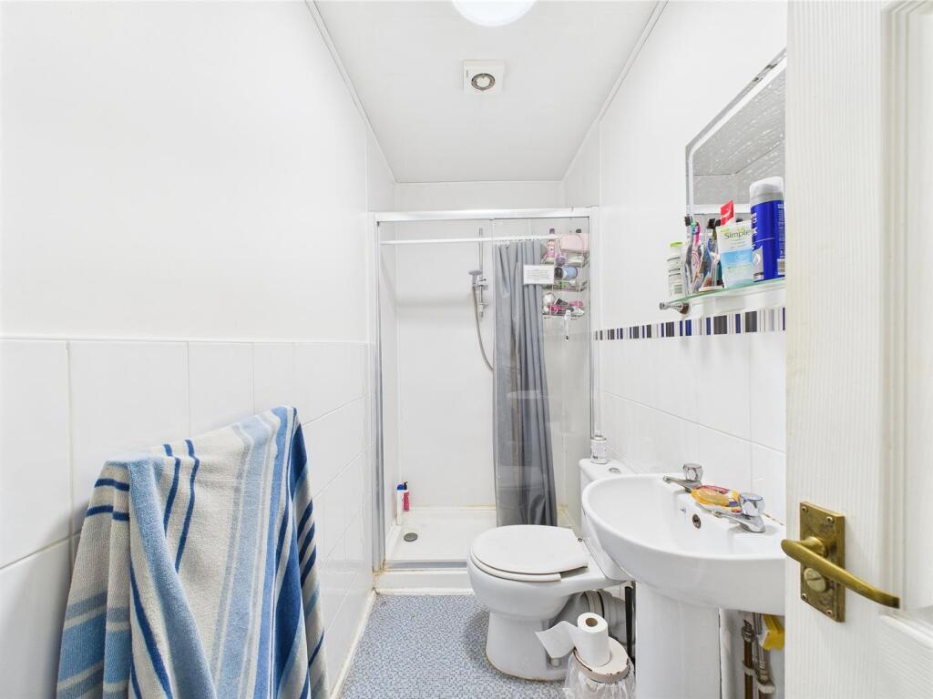 10 - Period 5 Bedroom HMO.jpg