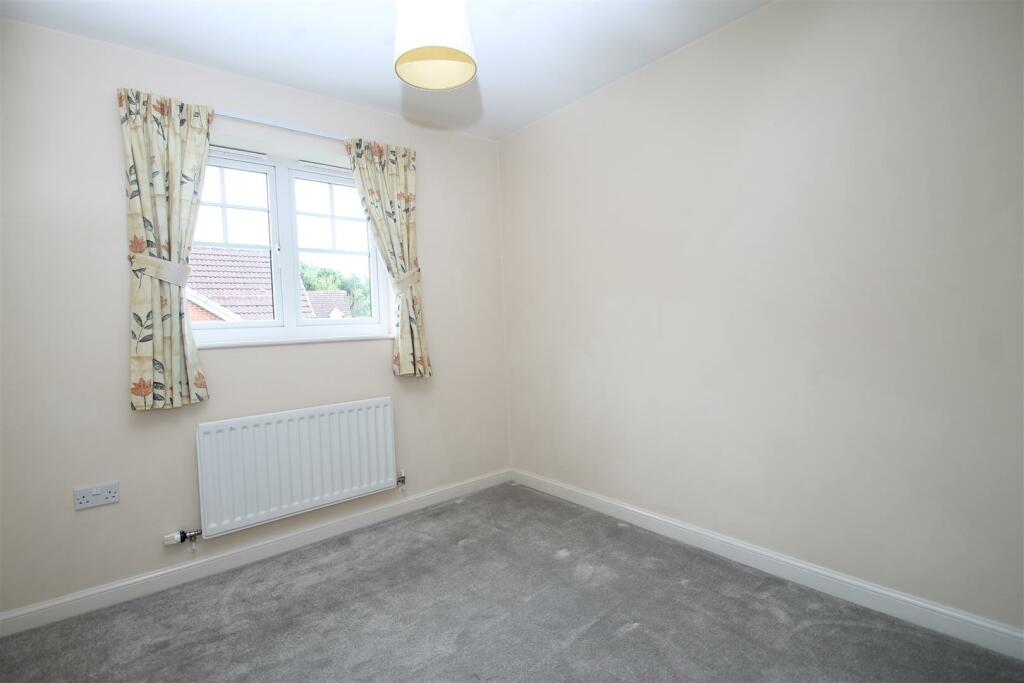 bedroom 4.JPG