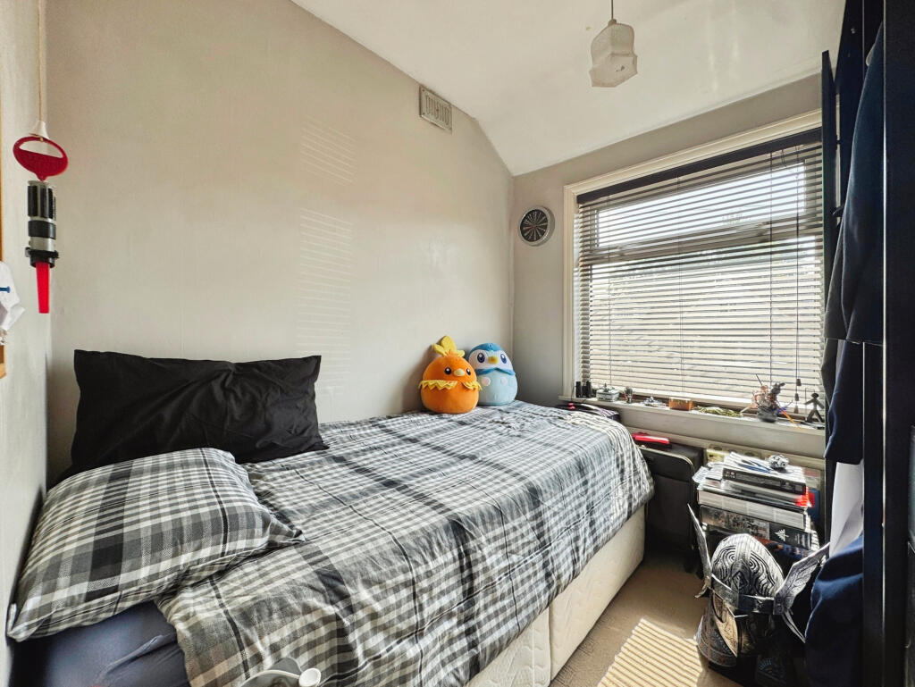 66, Crown Hills Avenue, LE5 4HE