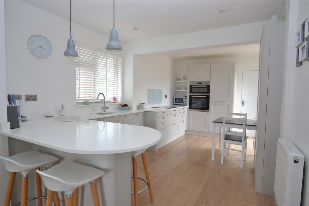 Kitchen/Breakfast Room