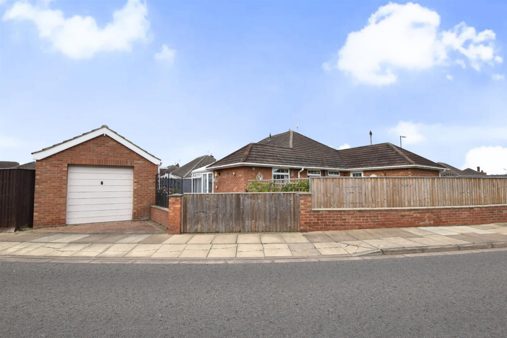 DETACHED GARAGE