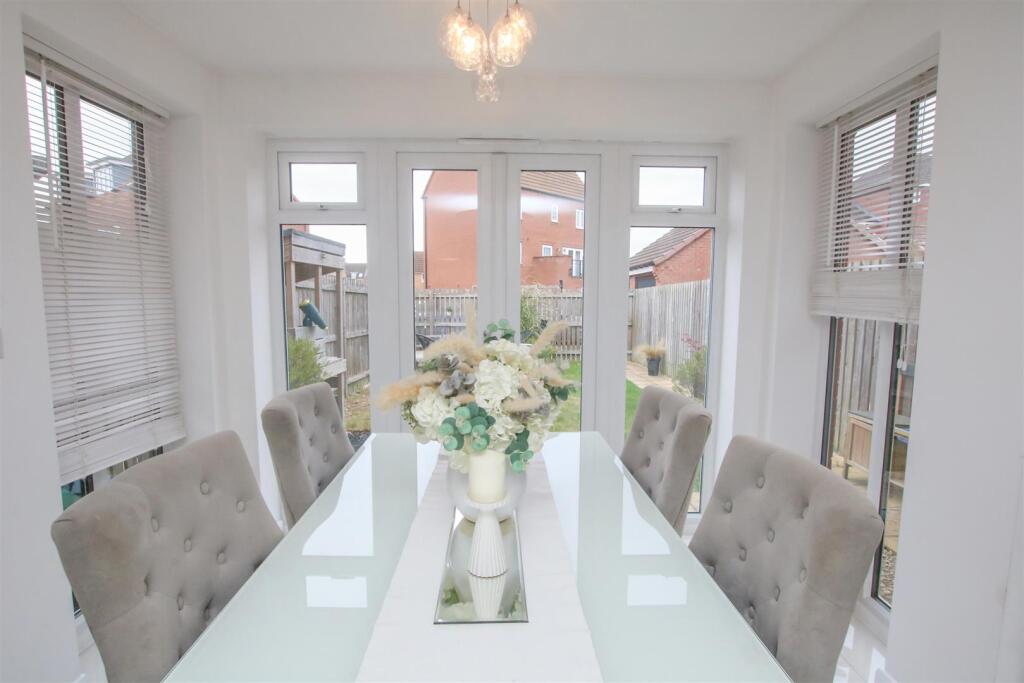 OPEN PLAN LIVING DINING KITCHEN