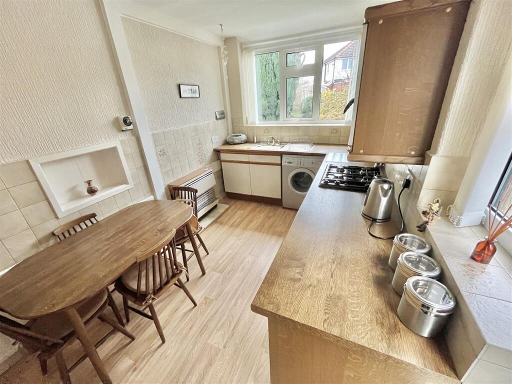 Breakfast Kitchen Aspect 2