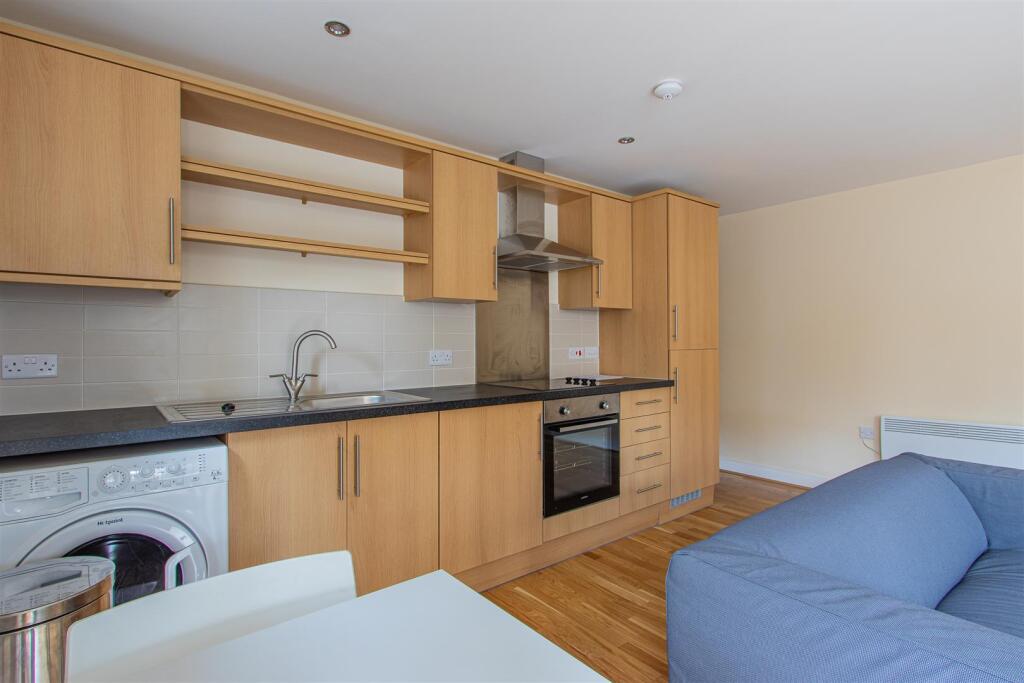 Churchill Villas 36-7.jpg