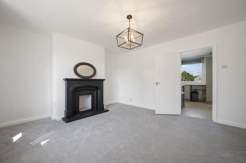 Saxton Mee 5 How Lane -0019.jpg