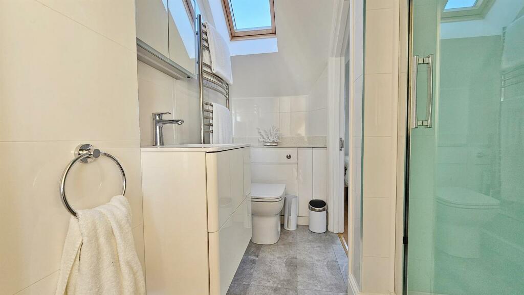 Jack &amp; Jill En-Suite