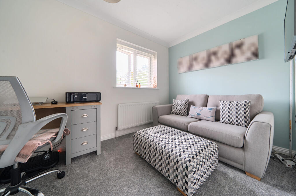 1339659-5-689cb6f...