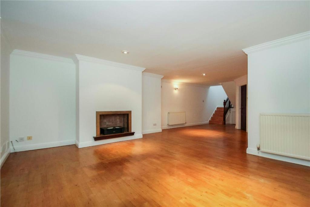 Lounge [ Dining Room 2.jpg