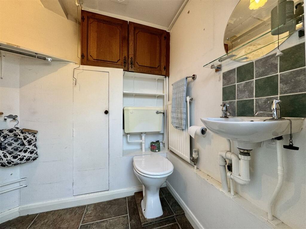 GROUND FLOOR WC