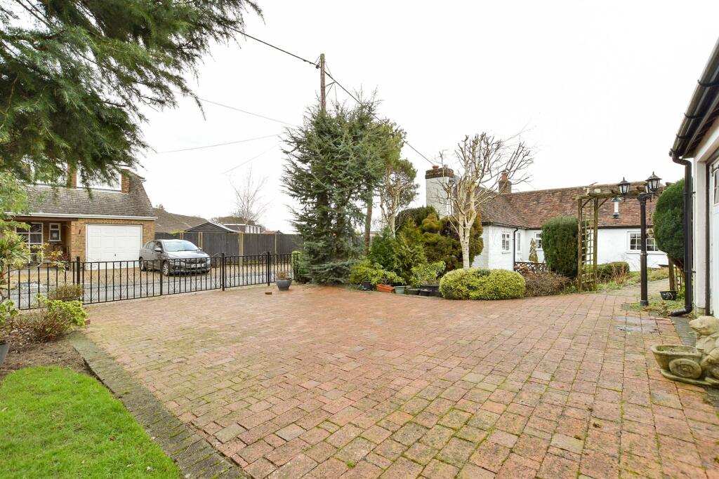 Driveway/Parking
