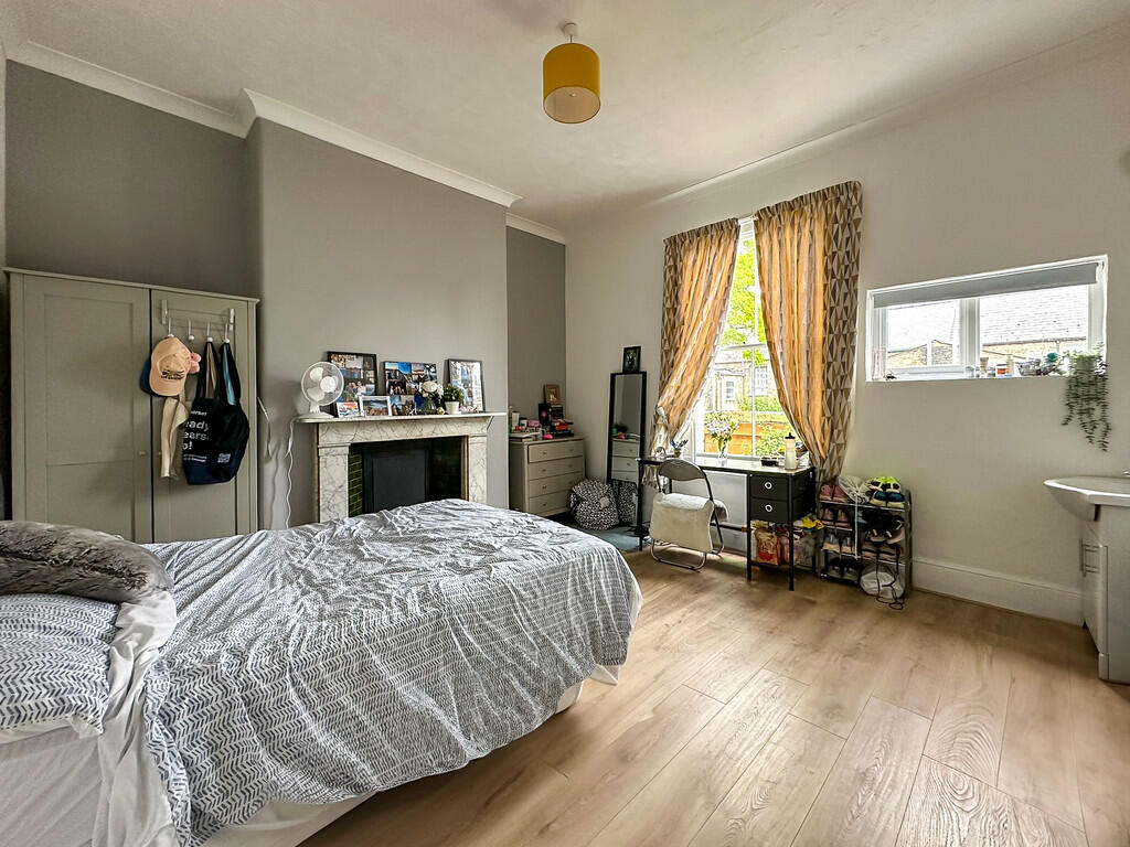 Room 4 (2)