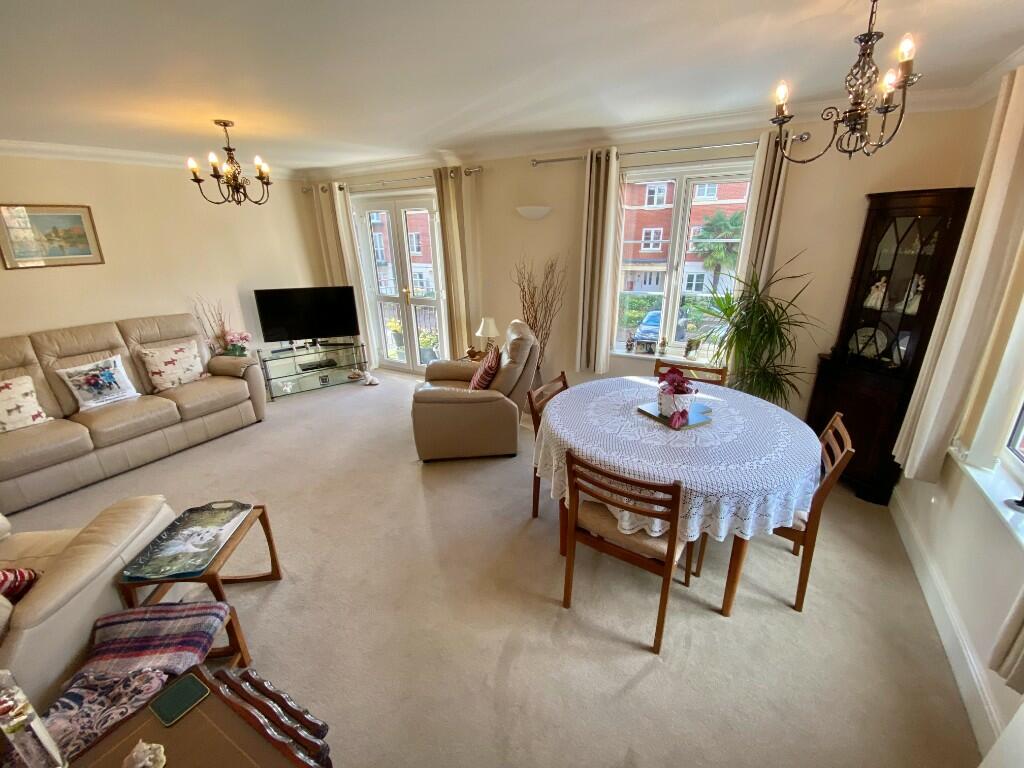 Sitting/Dining Room