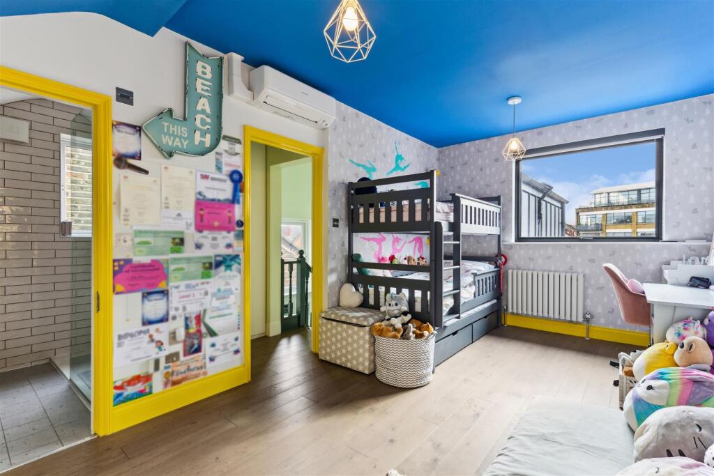 Antrobus Road, W4 - FOR SALE