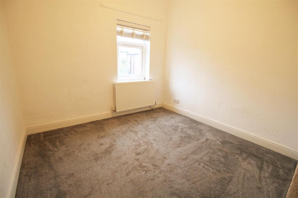 Bedroom 1.jpg