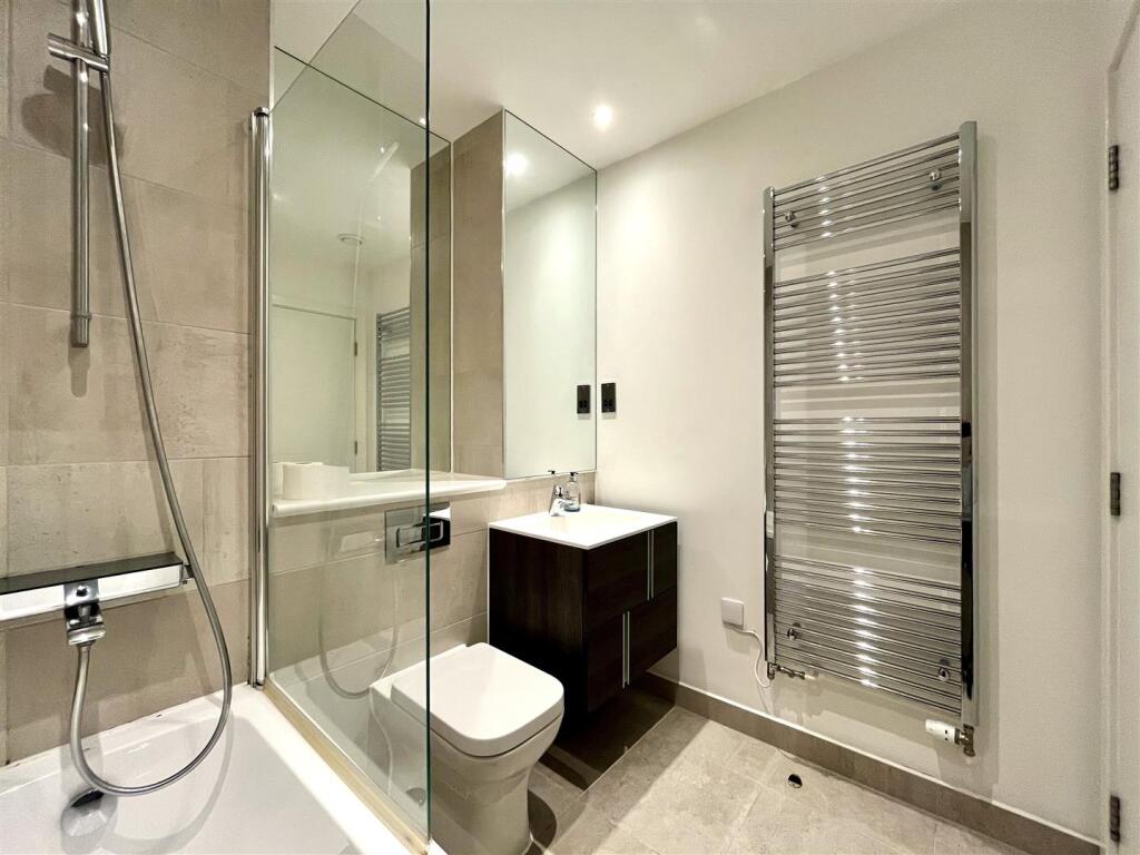 Bathroom Aspect 2