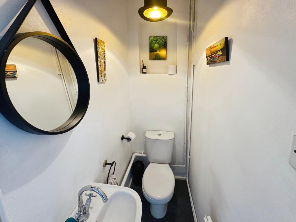 Cloakroom/WC