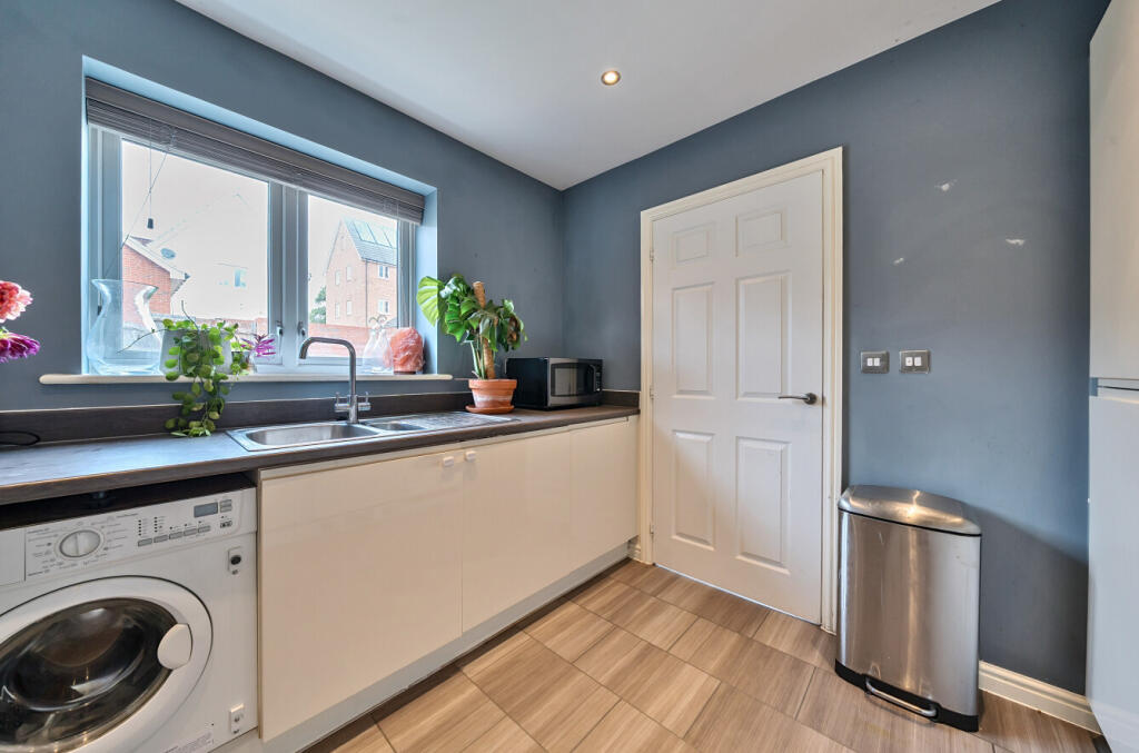 1313339-6-685be34...