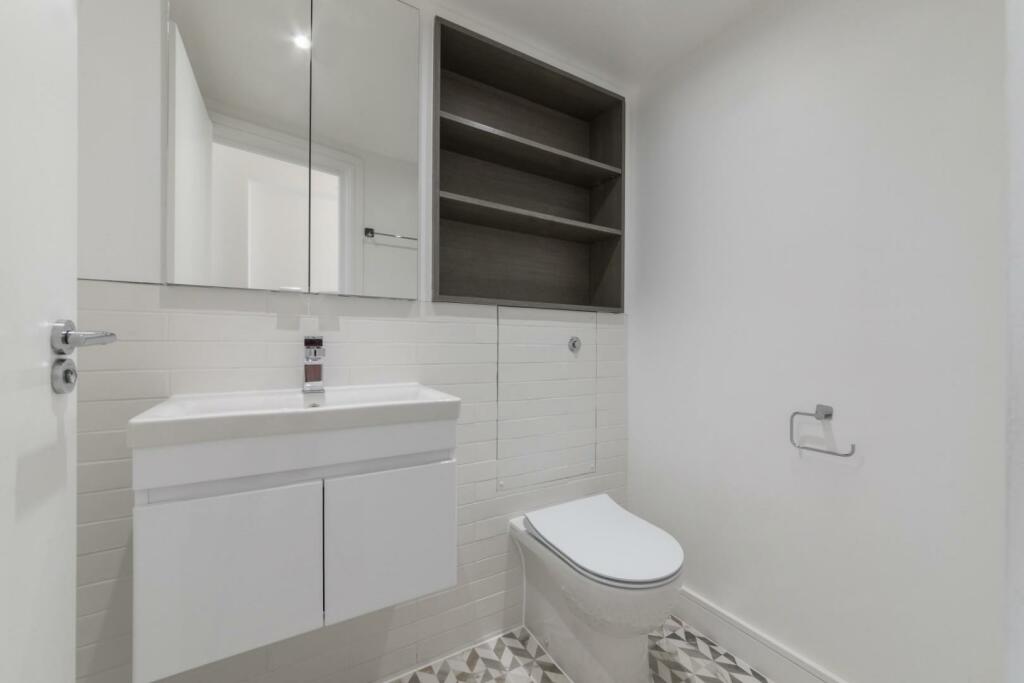 TOILET 1.jpg