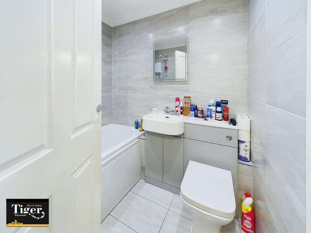 CAM02176G0-PR0357...